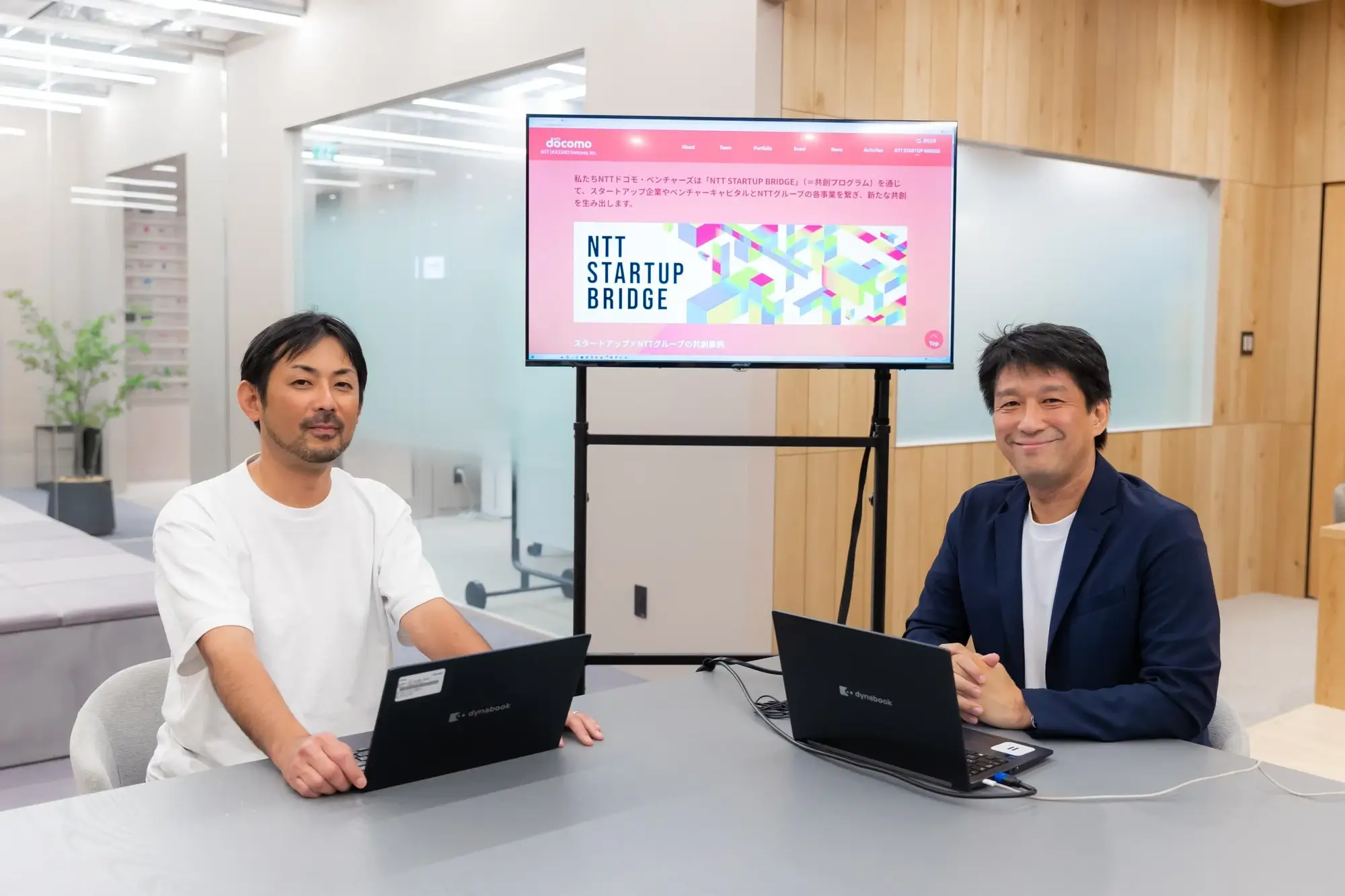 ドコモの井上さん(左)と、NTTドコモ・ベンチャーズの金川